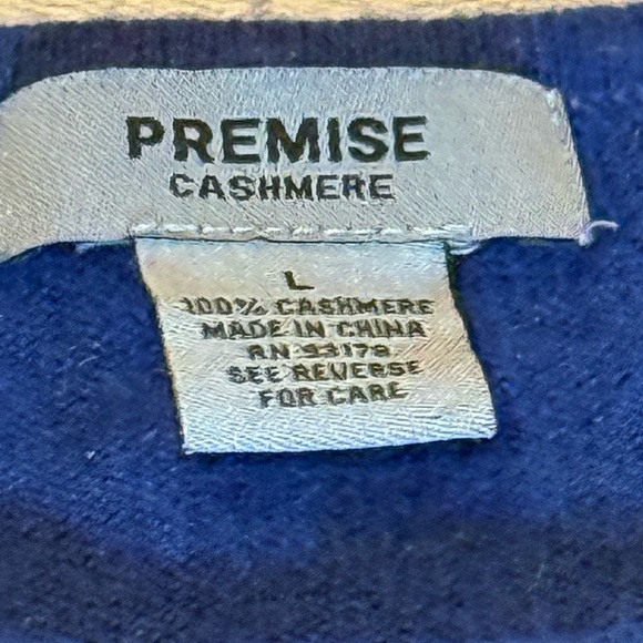 Premise 100% cashmere dk. blue asymmetrical fringe hem sweater size large - Picture 3 of 6